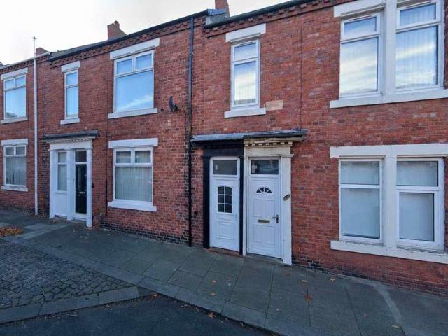 3 bed flat to rent