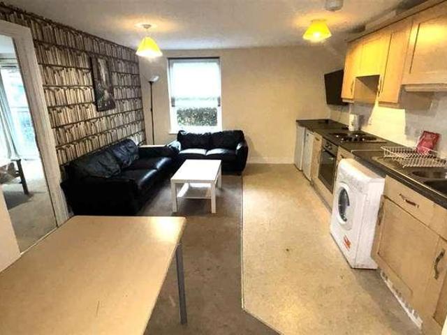 3 bed flat to rent