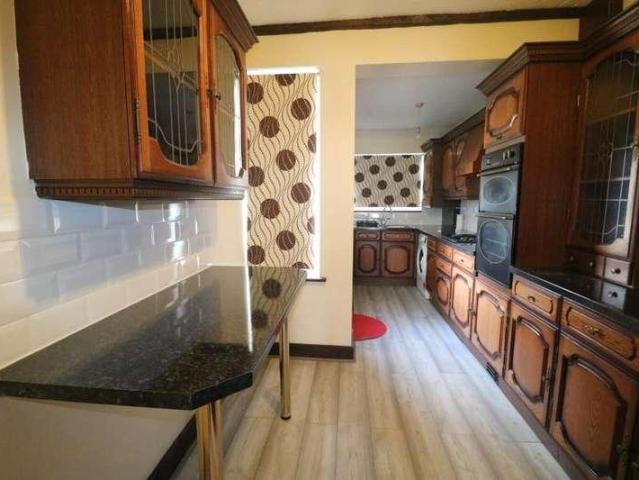 3 bed flat to rent