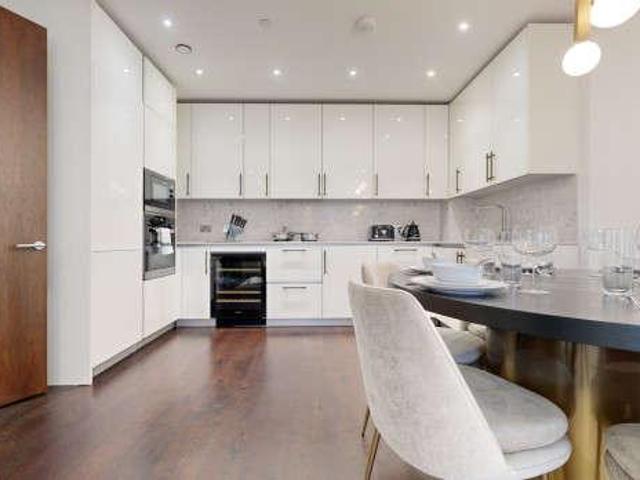 3 bed flat to rent
