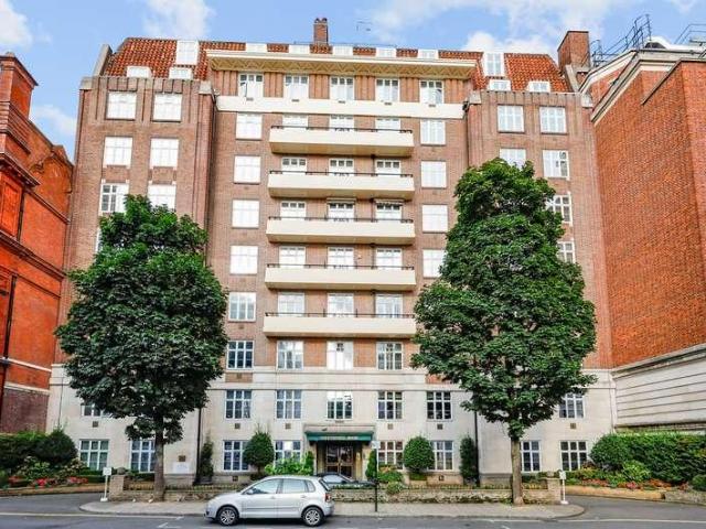 3 bed flat to rent