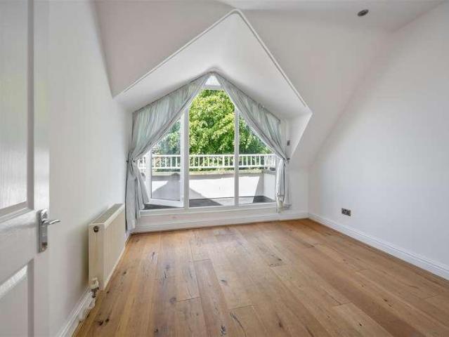 3 bed flat to rent