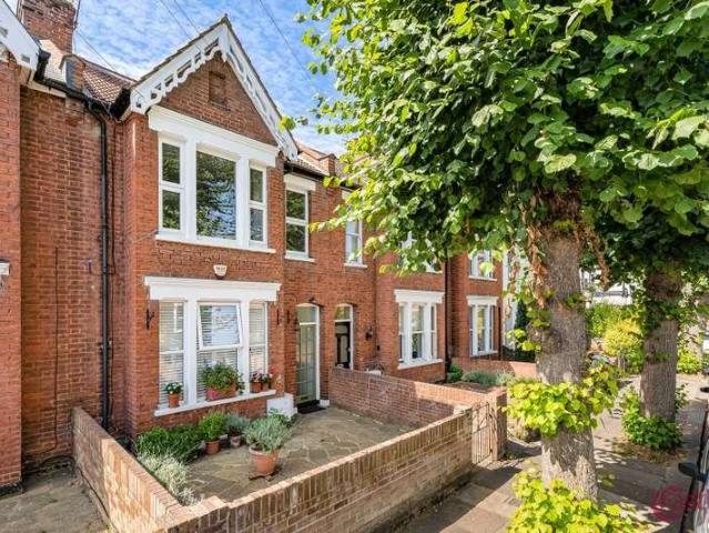 3 bed flat to rent