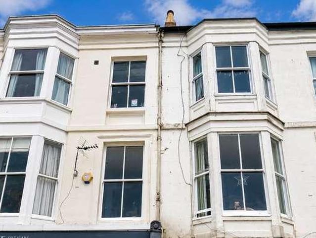 3 bed flat to rent