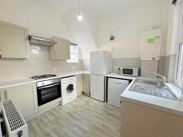 3 bed flat to rent