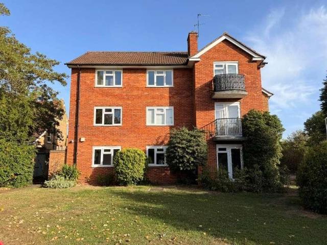 3 bed flat to rent
