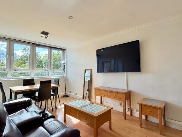 3 bed flat to rent