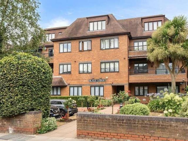 3 bed flat to rent