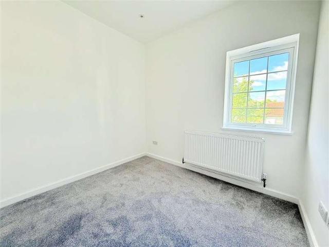 3 bed flat to rent