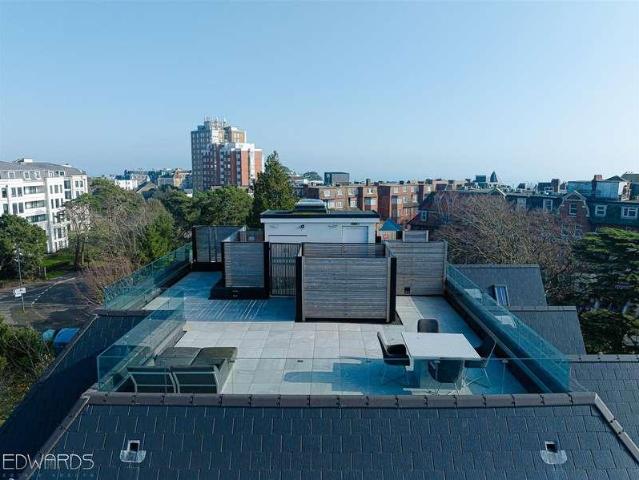 3 bed flat to rent