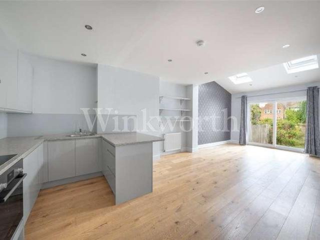 3 bed flat to rent