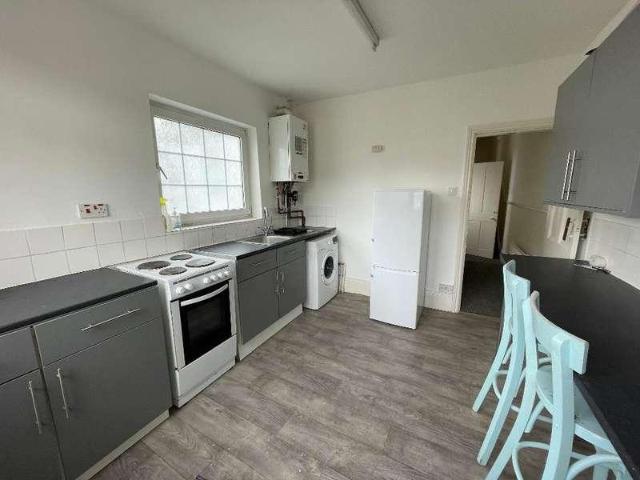 3 bed flat to rent