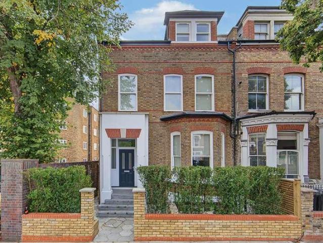 3 bed flat to rent