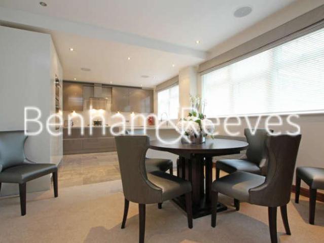 3 bed flat to rent