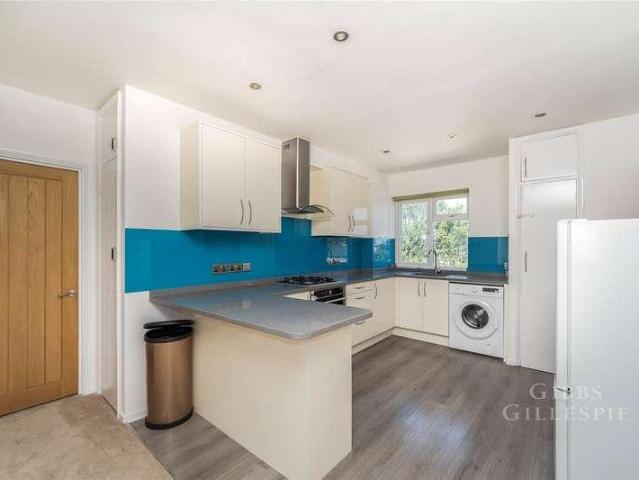 3 bed flat to rent
