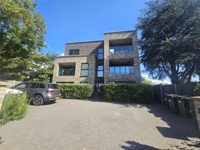 3 bed flat to rent