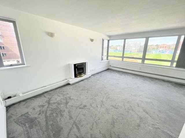 3 bed flat to rent