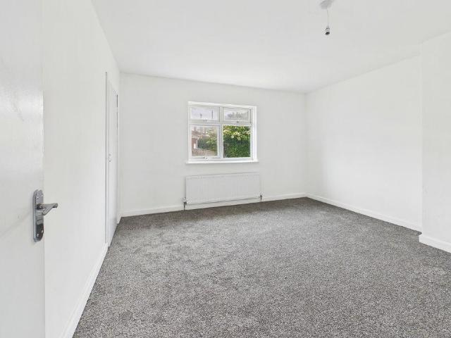3 bed flat to rent
