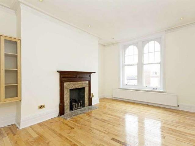 3 bed flat to rent