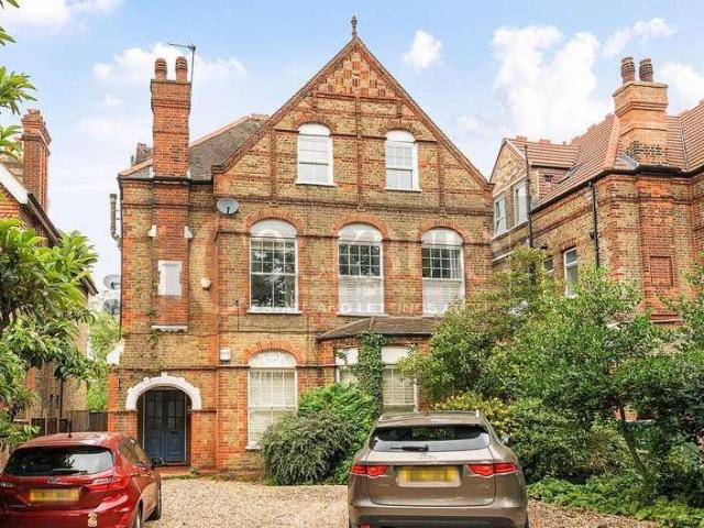 3 bed flat to rent