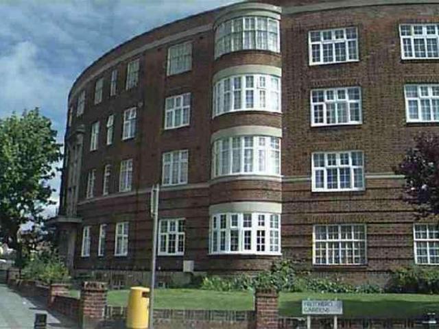 3 bed flat to rent