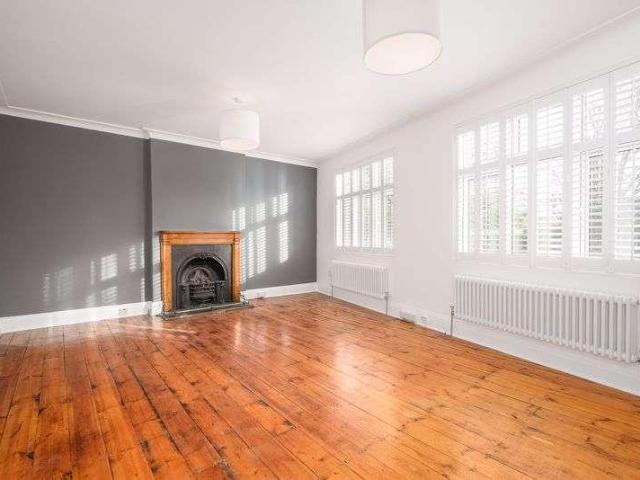 3 bed flat to rent