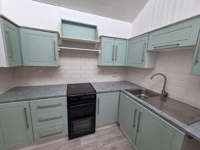 3 bed flat to rent