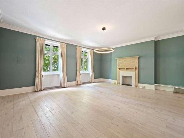 3 bed flat to rent