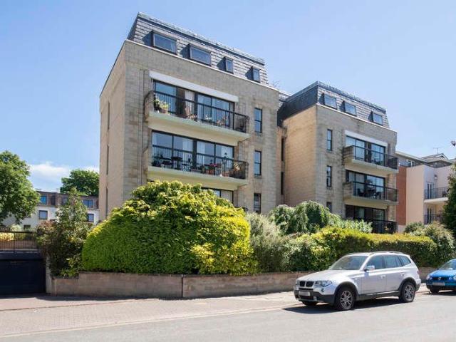 3 bed flat to rent