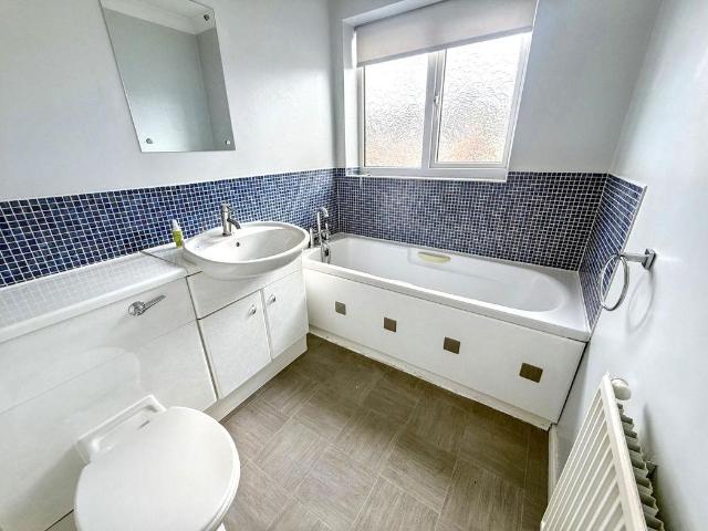 3 bed flat to rent