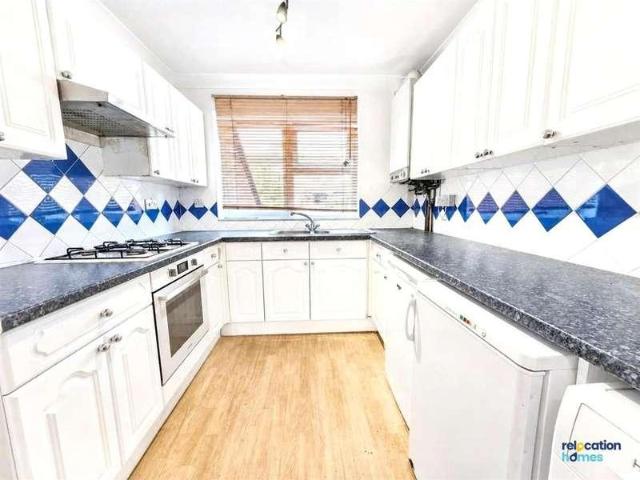 3 bed flat to rent