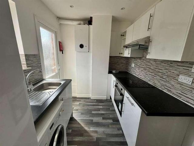 3 bed flat to rent