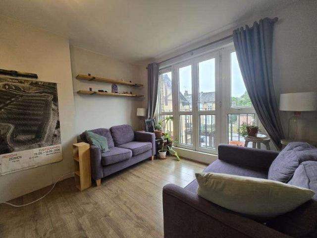 3 bed flat to rent