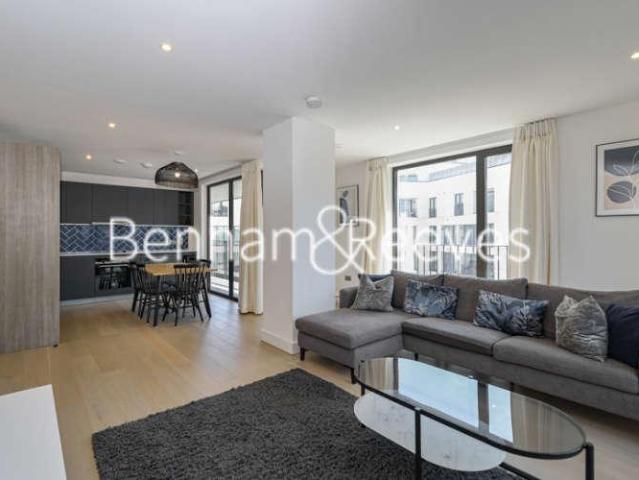 3 bed flat to rent