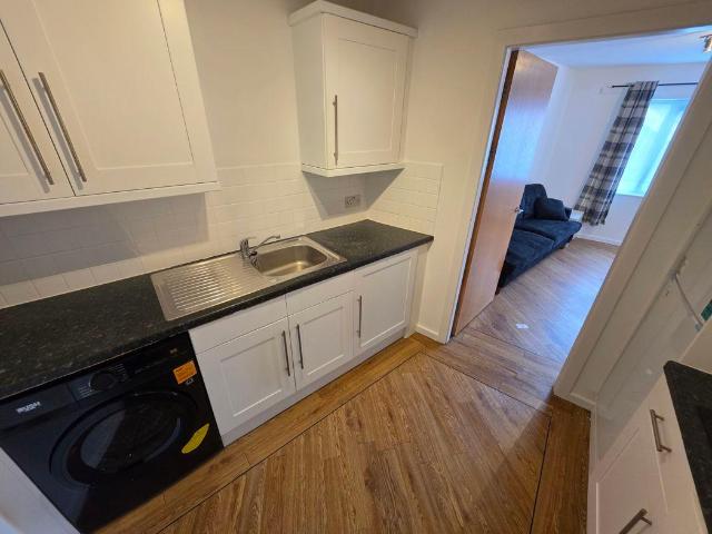 3 bed flat to rent