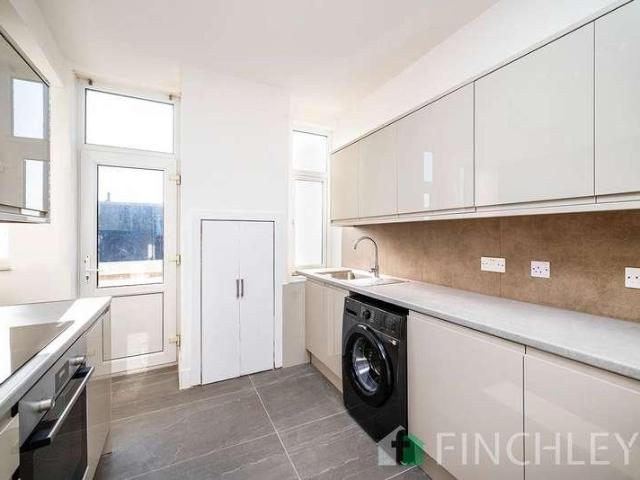 3 bed flat to rent