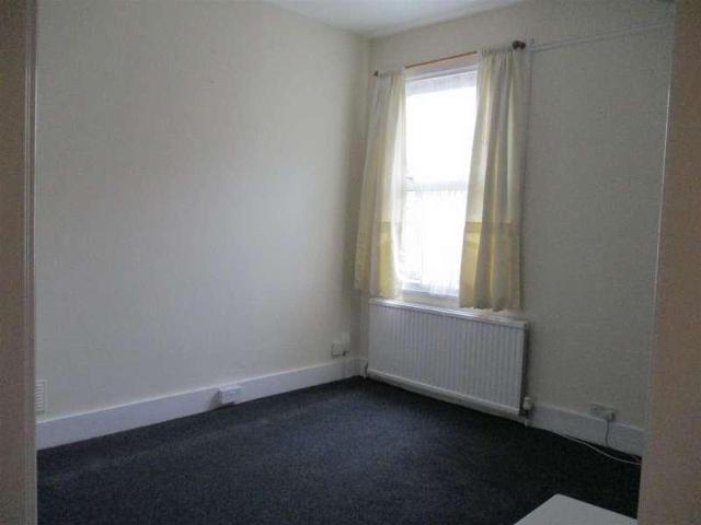 3 bed flat to rent