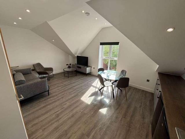 3 bed flat to rent