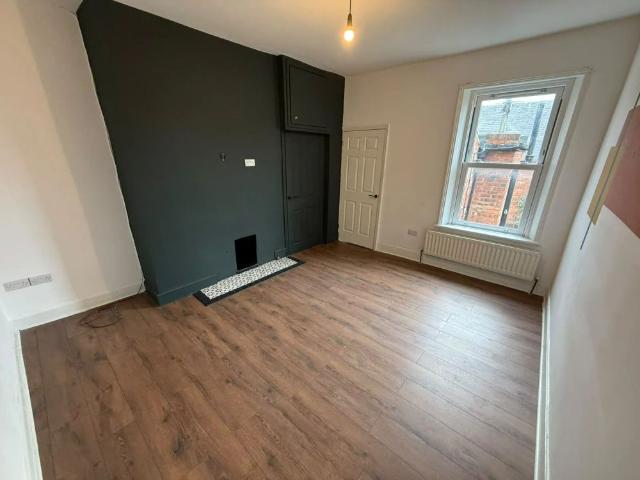 3 bed flat to rent in Claremont North Avenue, Gateshead