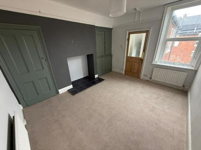 3 bed flat to rent in Croydon Road, Newcastle upon Tyne, NE4