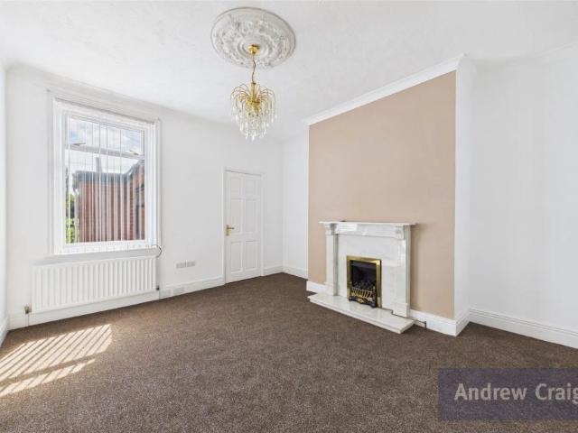 3 bed flat to rent in Stowell Terrace, Heworth, NE10