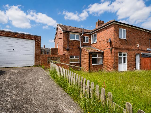 3 bed flat to rent in Swinley Gardens, Scotswood, NE15