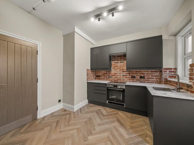 3 bed flat to rent in Richmond Hill, Bournemouth, BH2