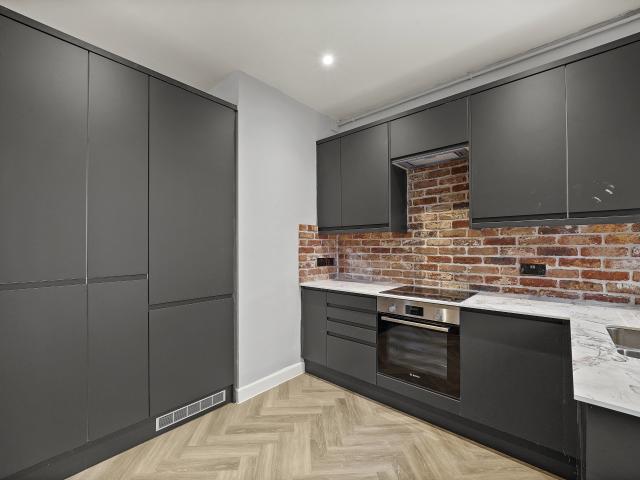 3 bed flat to rent in Richmond Hill, Bournemouth, BH2