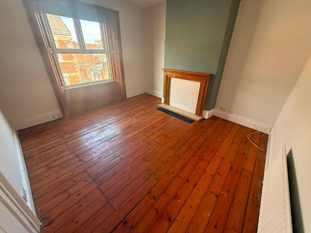 3 bed flat to rent in Ripon Street, Gateshead, NE8