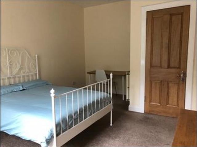 3 Bed Flat, Valleyfield St, EH3