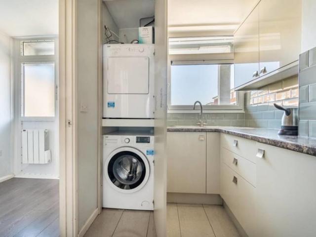 3 bed flat Vauxhall Zone1 from Mid November