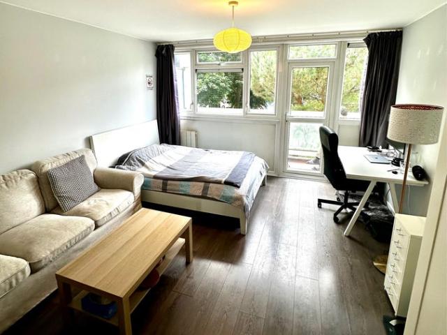 3 bed flat Vauxhall Zone1 from Mid November