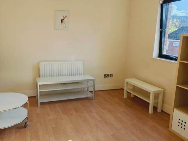 3 Bed Flat, Walker St, G11