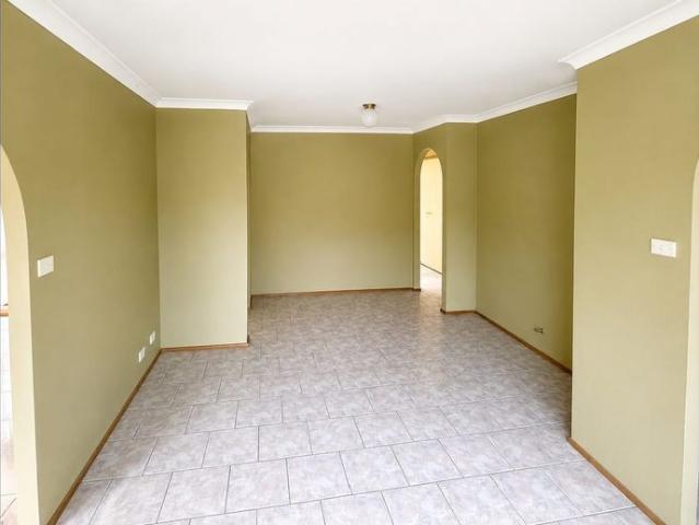 3 Bed Fully Tiled Family Home